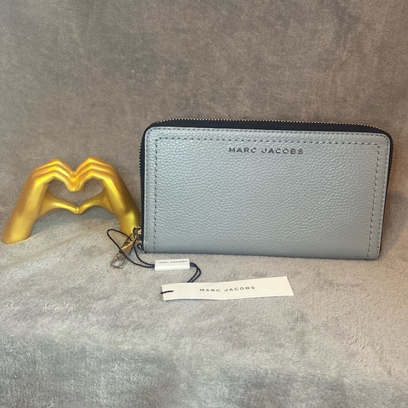 🖤🩶MARC JACOBS🖤🩶Marshmallow Multi Continental Wallet/NWT - Picture 1 of 12